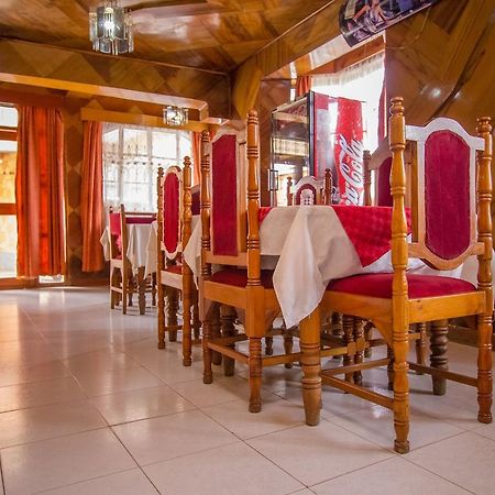 Hotel Genevieve Накуру Экстерьер фото